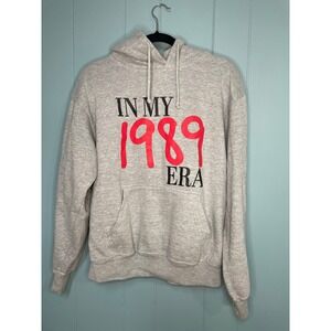 Gray "In My 1989 Era" Graphic Hoodie Sweatshirt‎ Size S